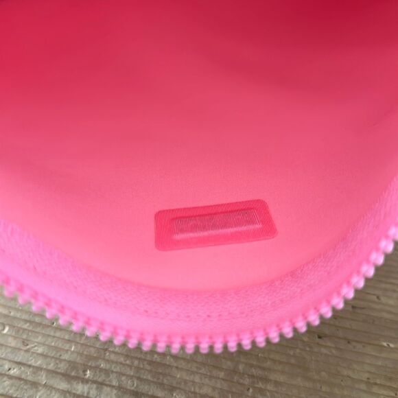 TRIANGL NEOPRENE Swim Travel or Makeup Bag LIGHT PINK NEW - Picture 3 of 5